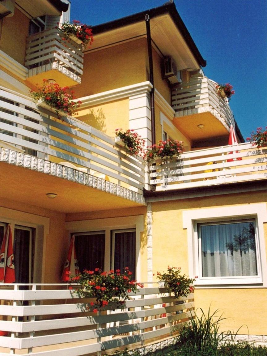 Apartman Bella Panzió Siófok Exterior foto